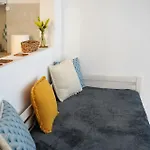 With Small Tub Apartamento *